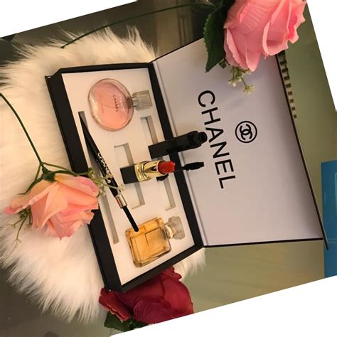 chanel gift set perfume and lipstick|More.